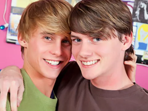 2 Hard up persons Do Some Sizzling