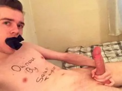 Humungous dicked Brit brace Bryant makes