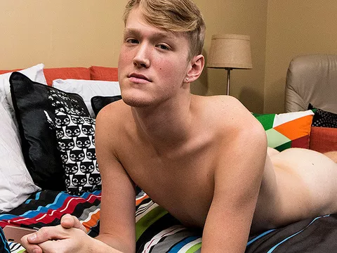 Versatile youthful guy Taylor enjoys