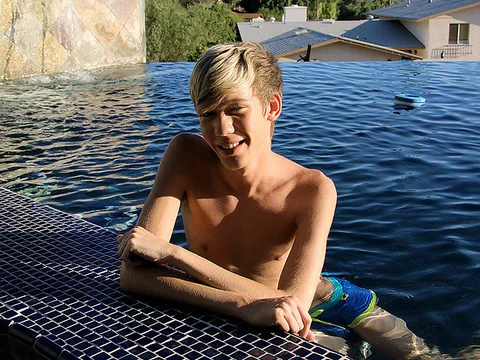 A luxurious dude to a magnificent