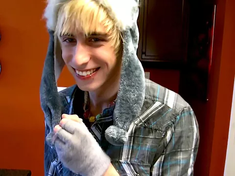 Erik Tribold gets to service put